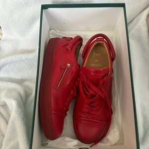 Im selling the shoes for men it’s the designers by Buscemi almost new.